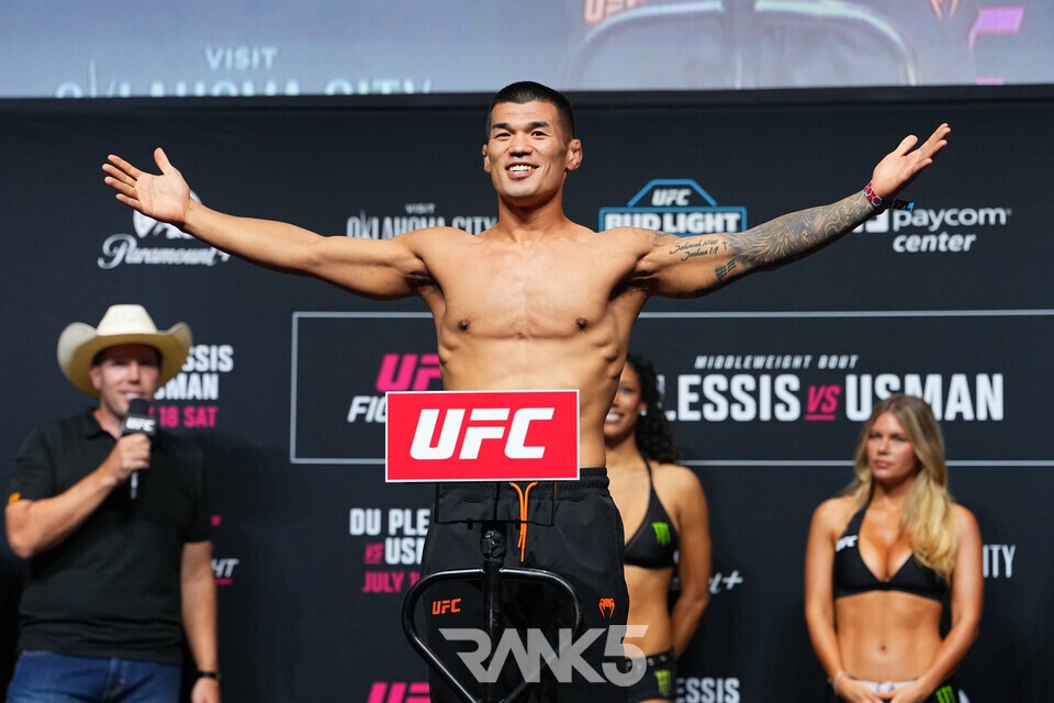고석현 계체 통과! <b>UFC</b> 3연승 장전…새 링네임 '테크니컬'로 새출발